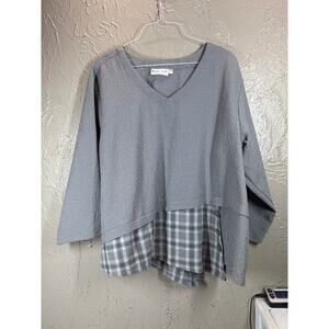 Habitat‎ Women’s Black White V Neck Blouse Asymmetric Design Buttons Size Large